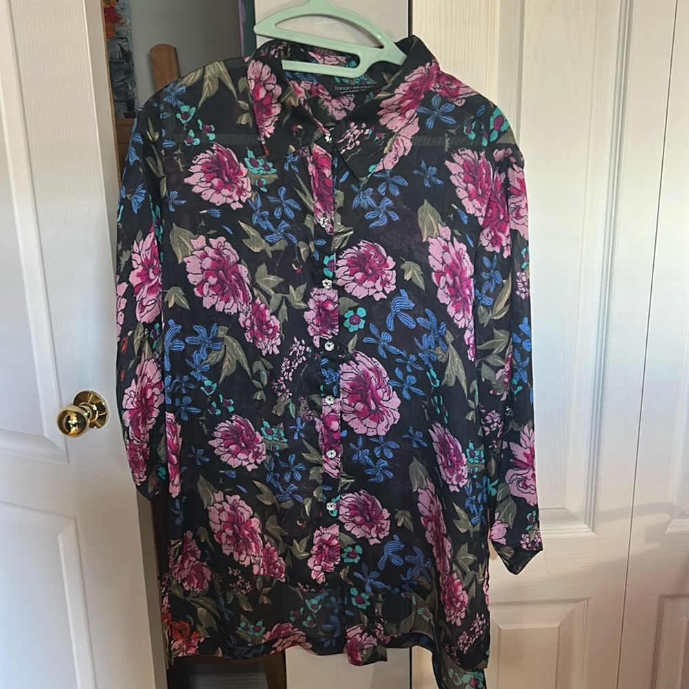 Tango Mango Button Down Floral Print Black Top